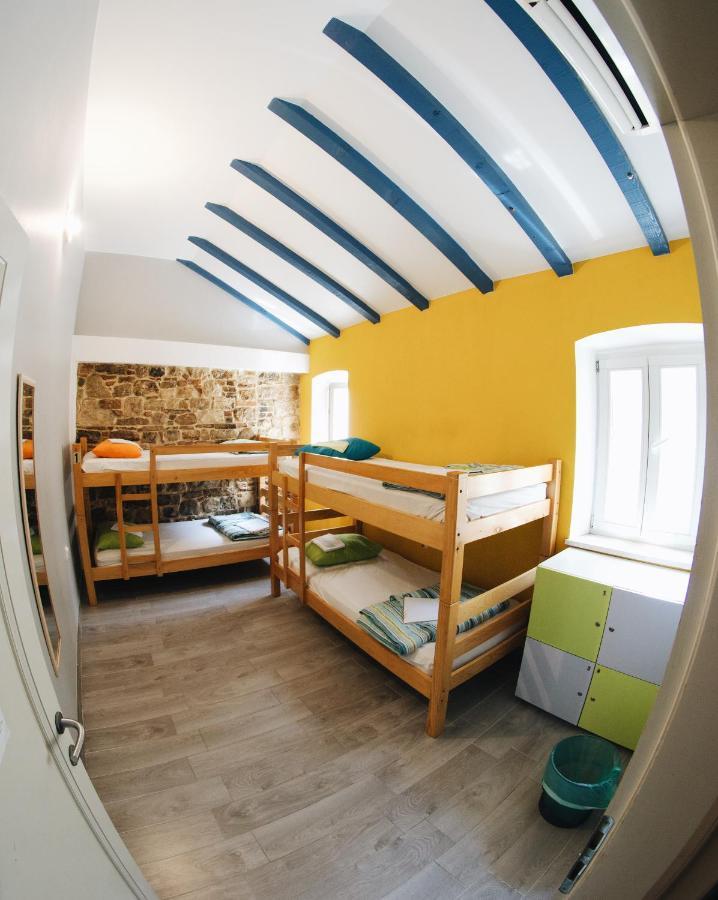Fiesta Siesta Social Hostel Сплит Екстериор снимка