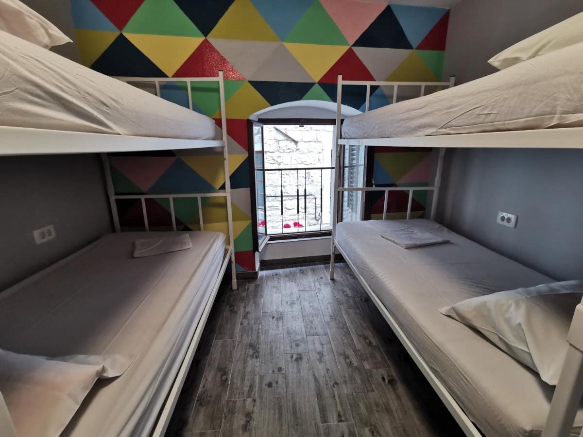 Fiesta Siesta Social Hostel Сплит Екстериор снимка